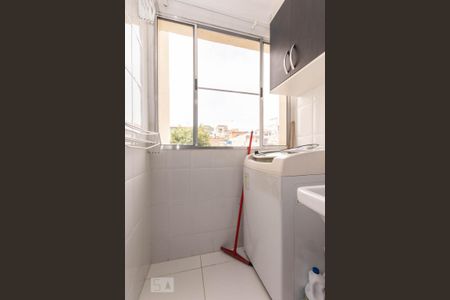Área de serviço de apartamento para alugar com 2 quartos, 45m² em Vila Santa Teresinha, São Paulo