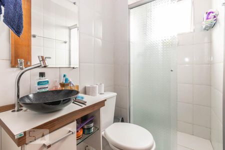 Banheiro  de apartamento para alugar com 2 quartos, 45m² em Vila Santa Teresinha, São Paulo