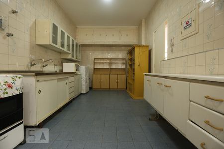 Apartamento à venda com 200m², 3 quartos e sem vagaBanheiro 2