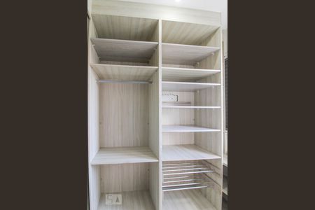 Apartamento à venda com 76m², 2 quartos e 2 vagasCloset da Suíte 