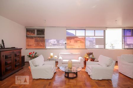 Apartamento à venda com 300m², 4 quartos e 1 vagaSala 