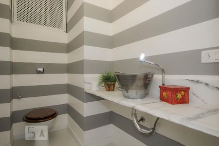 Apartamento à venda com 300m², 4 quartos e 1 vagaLavabo