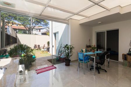 Apartamento à venda com 84m², 2 quartos e 1 vagaVaranda e cozinha