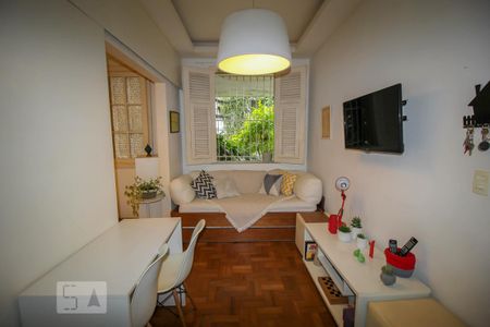 Sala de apartamento para alugar com 1 quarto, 42m² em Botafogo, Rio de Janeiro