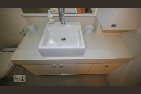 Apartamento para alugar com 42m², 1 quarto e 1 vaga Apartamento para alugar com 42m², 1 quarto e 1 vagaBanheiro Social