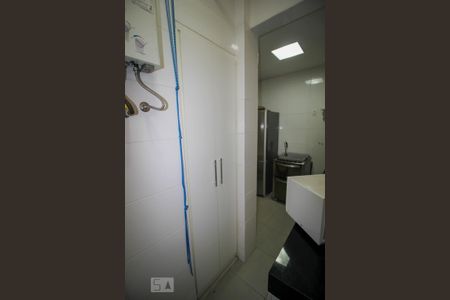 Apartamento para alugar com 42m², 1 quarto e 1 vaga Apartamento para alugar com 42m², 1 quarto e 1 vagaCozinha - Armários