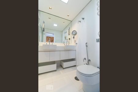 Apartamento para alugar com 170m², 3 quartos e 3 vagas Apartamento para alugar com 170m², 3 quartos e 3 vagasBanheiro da suíte master