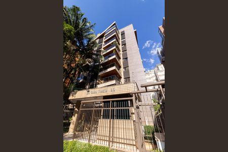 Apartamento para alugar com 170m², 3 quartos e 3 vagas Apartamento para alugar com 170m², 3 quartos e 3 vagasFachada