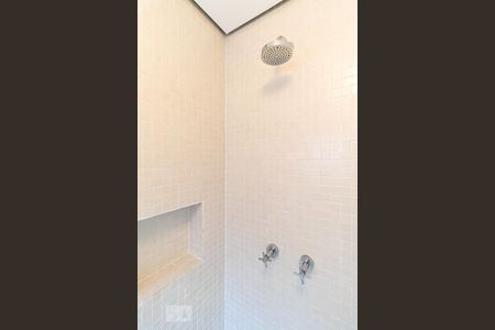 Apartamento para alugar com 170m², 3 quartos e 3 vagas Apartamento para alugar com 170m², 3 quartos e 3 vagasBanheiro da suíte 2 - chuveiro