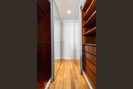 Apartamento para alugar com 170m², 3 quartos e 3 vagas Apartamento para alugar com 170m², 3 quartos e 3 vagasCloset