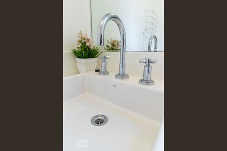 Apartamento para alugar com 170m², 3 quartos e 3 vagas Apartamento para alugar com 170m², 3 quartos e 3 vagasBanheiro da suíte 2 - torneira