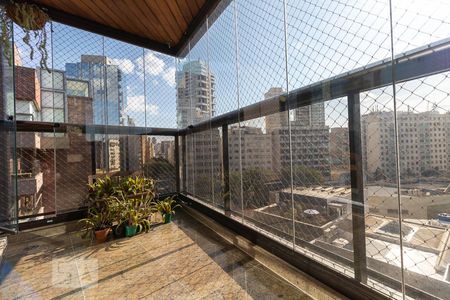 Apartamento para alugar com 170m², 3 quartos e 3 vagas Apartamento para alugar com 170m², 3 quartos e 3 vagasVaranda