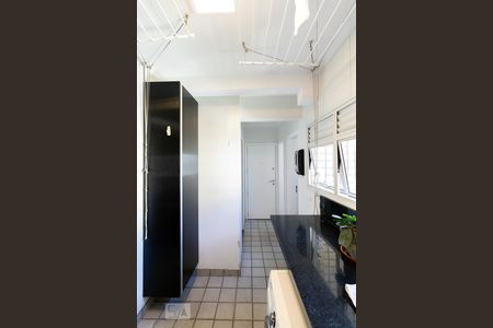 Apartamento para alugar com 170m², 3 quartos e 3 vagas Apartamento para alugar com 170m², 3 quartos e 3 vagasÁrea de serviço