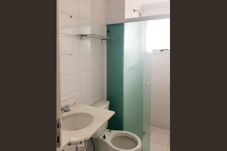 Banheiro  de apartamento para alugar com 3 quartos, 78m² em Jardim Avelino, São Paulo