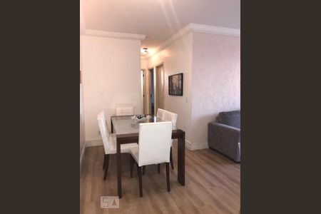 Apartamento à venda com 70m², 3 quartos e 1 vaga Apartamento à venda com 70m², 3 quartos e 1 vagaSala