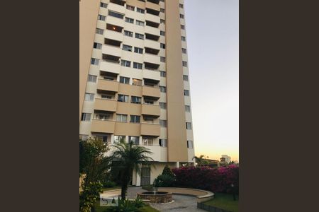 Apartamento à venda com 70m², 3 quartos e 1 vaga Apartamento à venda com 70m², 3 quartos e 1 vagaFachada