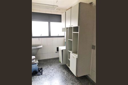 Lavanderia de apartamento para alugar com 4 quartos, 143m² em Santa Teresinha, São Paulo