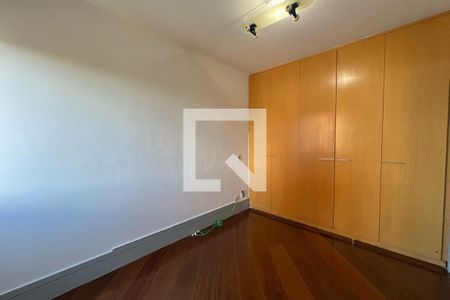 Apartamento à venda com 130m², 3 quartos e 3 vagas Apartamento à venda com 130m², 3 quartos e 3 vagasQuarto 2
