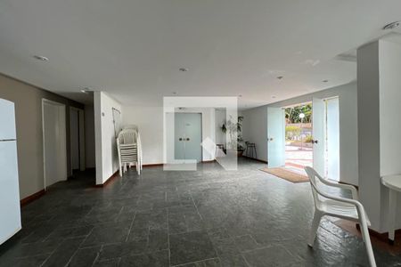 Apartamento à venda com 130m², 3 quartos e 3 vagas Apartamento à venda com 130m², 3 quartos e 3 vagasÁrea comum - Salão de festas