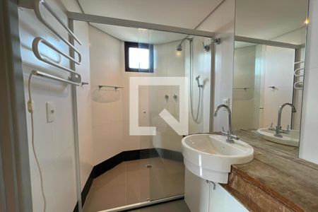 Apartamento à venda com 130m², 3 quartos e 3 vagas Apartamento à venda com 130m², 3 quartos e 3 vagasBanheiro da Suíte 1