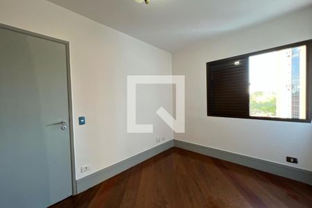 Apartamento à venda com 130m², 3 quartos e 3 vagas Apartamento à venda com 130m², 3 quartos e 3 vagasQuarto 2