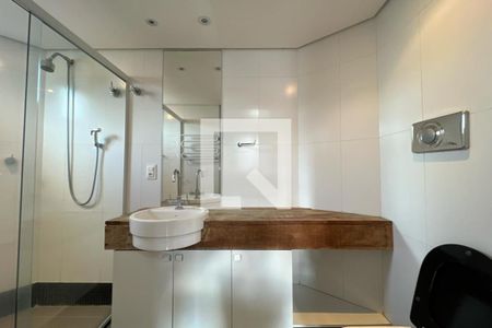 Apartamento à venda com 130m², 3 quartos e 3 vagas Apartamento à venda com 130m², 3 quartos e 3 vagasBanheiro da Suíte 1