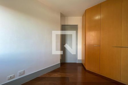 Apartamento à venda com 130m², 3 quartos e 3 vagas Apartamento à venda com 130m², 3 quartos e 3 vagasQuarto 3