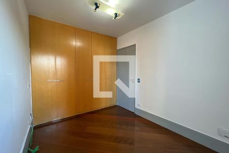 Apartamento à venda com 130m², 3 quartos e 3 vagas Apartamento à venda com 130m², 3 quartos e 3 vagasQuarto 2