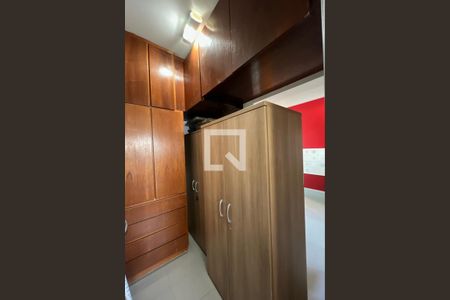 Apartamento à venda com 130m², 3 quartos e 3 vagas Apartamento à venda com 130m², 3 quartos e 3 vagasQuarto de Serviço