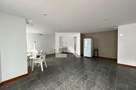 Apartamento à venda com 130m², 3 quartos e 3 vagas Apartamento à venda com 130m², 3 quartos e 3 vagasÁrea comum - Salão de festas