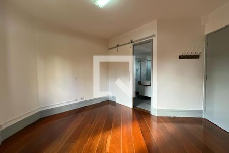Apartamento à venda com 130m², 3 quartos e 3 vagas Apartamento à venda com 130m², 3 quartos e 3 vagasSuíte 1