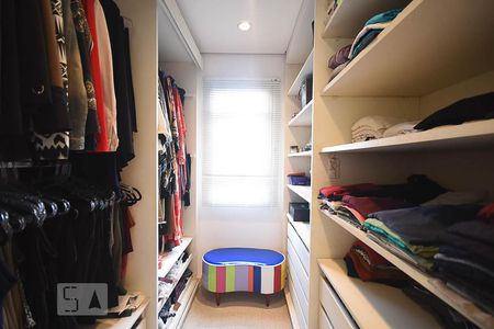 Apartamento à venda com 400m², 4 quartos e 6 vagasArmário da Suíte 3