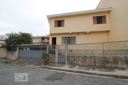 Casa para alugar com 130m², 2 quartos e sem vagaFachada