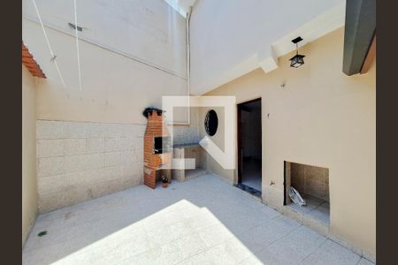 Quintal de casa para alugar com 2 quartos, 130m² em Água Fria, São Paulo