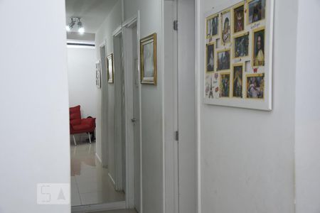 Corredor de apartamento para alugar com 3 quartos, 68m² em Pechincha, Rio de Janeiro