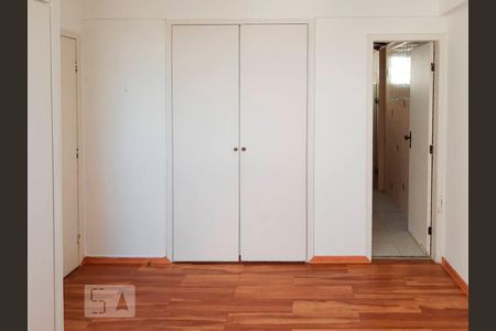 Apartamento à venda com 240m², 3 quartos e 2 vagasQuarto