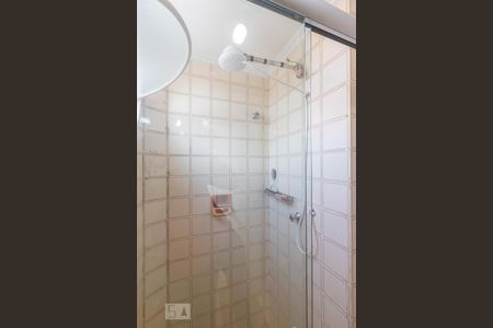 Banheiro da suíte de kitnet/studio para alugar com 1 quarto, 48m² em Botafogo, Campinas