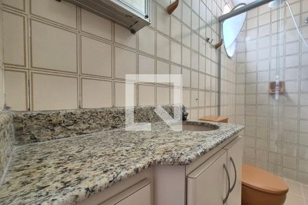 Banheiro de apartamento para alugar com 1 quarto, 48m² em Botafogo, Campinas