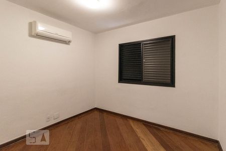 Quarto 1 de apartamento para alugar com 2 quartos, 55m² em Vila Uberabinha, São Paulo
