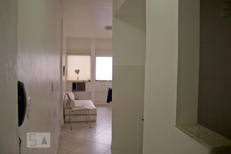 Hall de Entrada de kitnet/studio para alugar com 1 quarto, 40m² em Barra da Tijuca, Rio de Janeiro