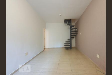 Sala de casa para alugar com 2 quartos, 80m² em Jardim da Glória, São Paulo