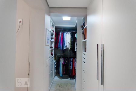 Apartamento para alugar com 105m², 2 quartos e 1 vagaCloset da suíte
