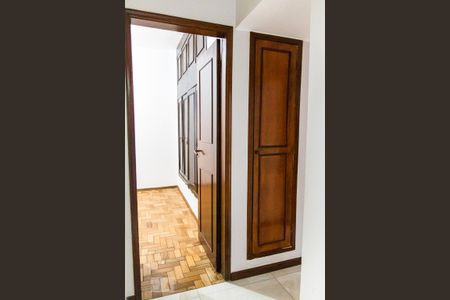 Casa para alugar com 220m², 3 quartos e 2 vagas Casa para alugar com 220m², 3 quartos e 2 vagasCorredor