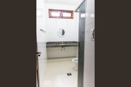 Casa para alugar com 220m², 3 quartos e 2 vagas Casa para alugar com 220m², 3 quartos e 2 vagasBanheiro Social
