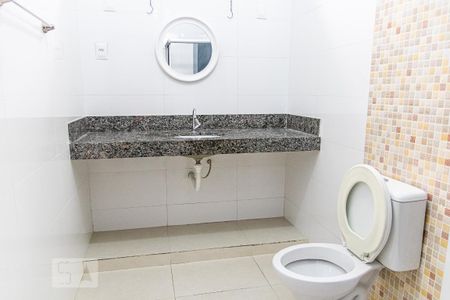 Casa para alugar com 220m², 3 quartos e 2 vagas Casa para alugar com 220m², 3 quartos e 2 vagasBanheiro Social