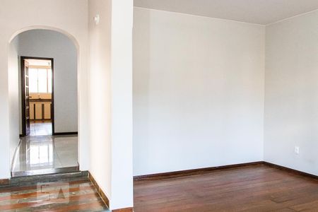 Sala de casa para alugar com 3 quartos, 220m² em Jaraguá , Belo Horizonte