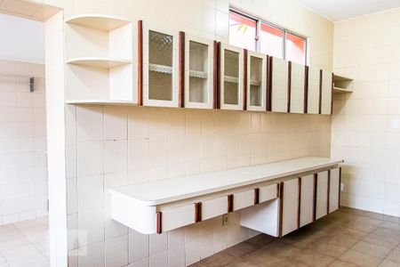 Casa para alugar com 220m², 3 quartos e 2 vagas Casa para alugar com 220m², 3 quartos e 2 vagasCozinha