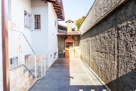 Casa para alugar com 220m², 3 quartos e 2 vagas Casa para alugar com 220m², 3 quartos e 2 vagasQuintal