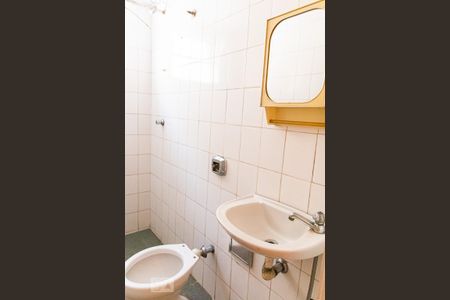 Casa para alugar com 220m², 3 quartos e 2 vagas Casa para alugar com 220m², 3 quartos e 2 vagasBanheiro de Serviço