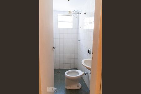Casa para alugar com 220m², 3 quartos e 2 vagas Casa para alugar com 220m², 3 quartos e 2 vagasBanheiro de Serviço